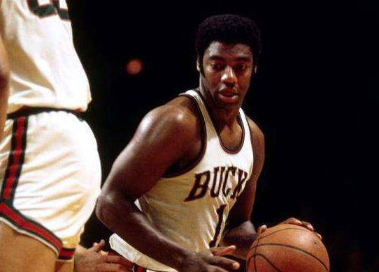 哈登27分 哈登27分